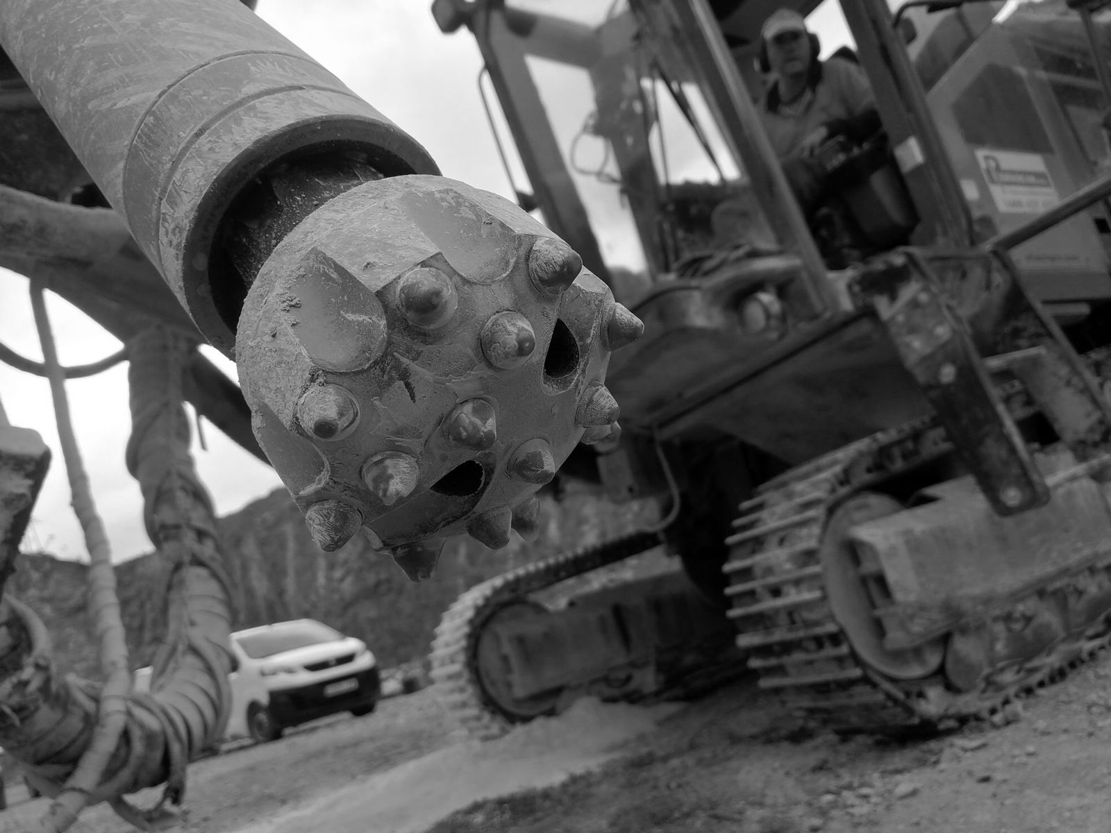 Gonar drilling tools