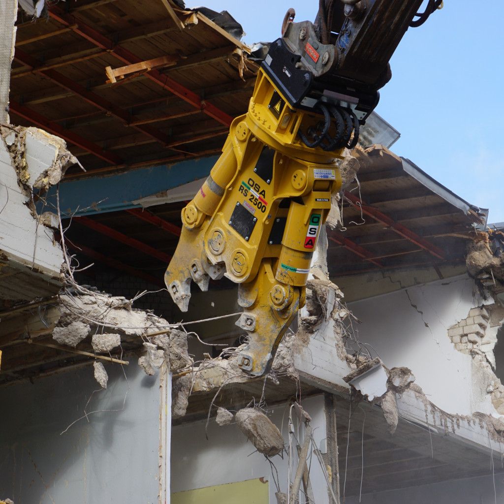 OSA demolition grapple in demolition